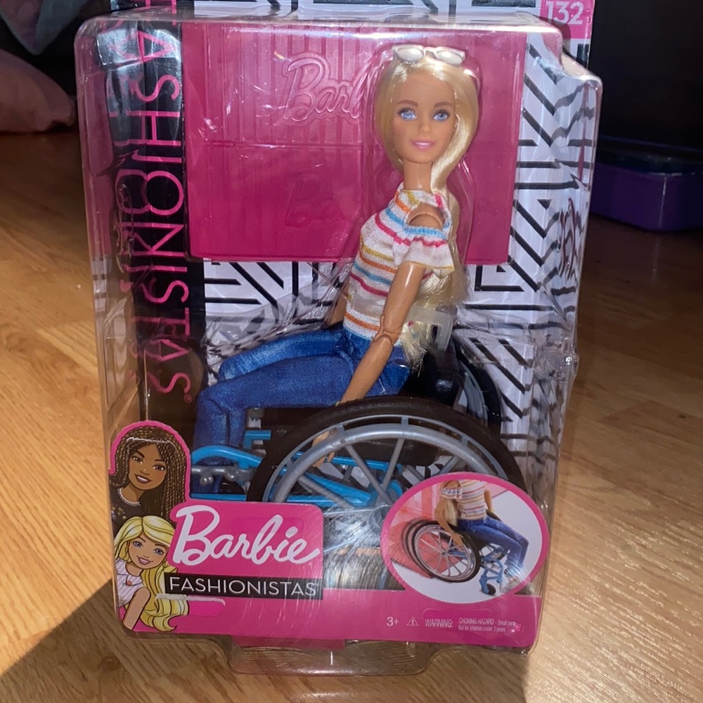 Barbie fashionista in a wheelchair 132